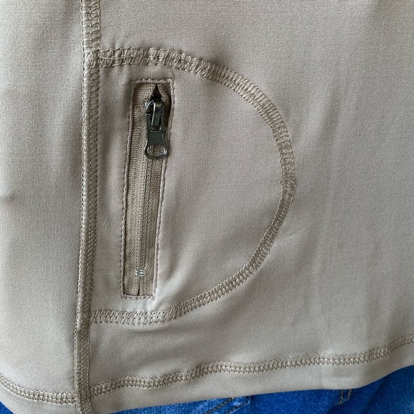 Long Sleeve Top. Zipper front. Med - Picture 5 of 6
